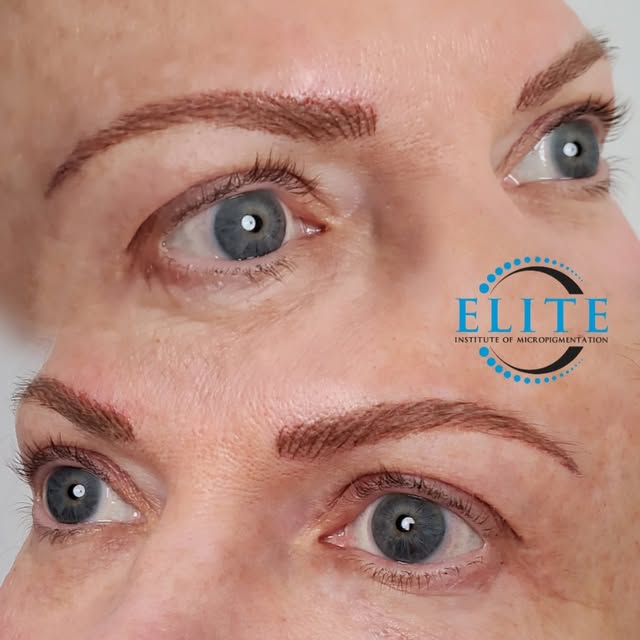 ✨ Beautiful Brows, Effortlessly Defined ✨

Wake up with beautifully shaped, naturally enhanced brows