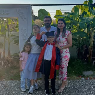 Canım oğlum başarıların daim olsun inşallah . Daha nice mezuniyetlerini  görmemiz dileğiyle 🙏🏻♥️