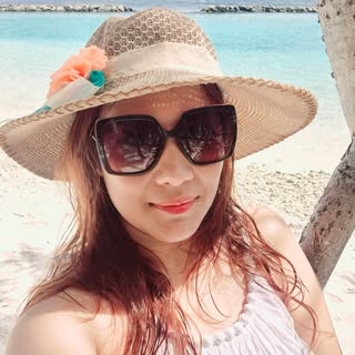 Beach Skin Care routine: 

It's always difficult to maintain your skin while on vacation. But hey! Y