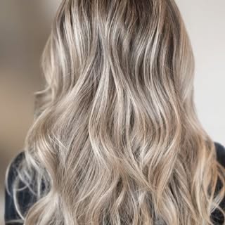 ​Good morning! ☕🏼✨

​Starting the day with this fresh Oatmeal Latte Blonde.

​We took my lovely gue