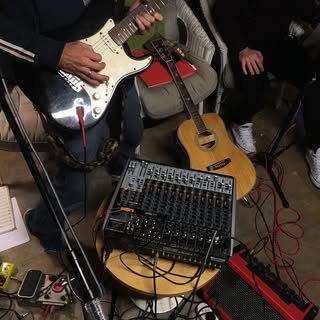 READY FOR SOME SERIOUS SUNDAY JAMMIN'. .. and it was a funky treat stayin in town and gettin down th