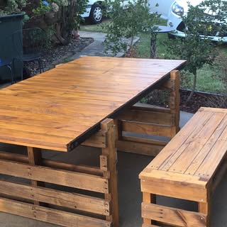 RECYCO!  WENT TO BED WITH A VISION ...WOKE UP WITH A PLAN. Four used pallets, two old bed frame bits