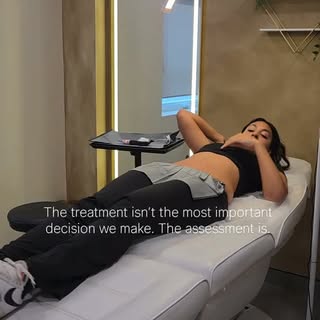 Two scars/stretch marks can look similar and still require completely different approaches.

Before 