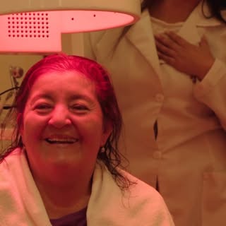 ¡Recupera tu cabello con SVENSON en Quito! Tratamiento personalizado y efectivo. ¡Confía en los expe