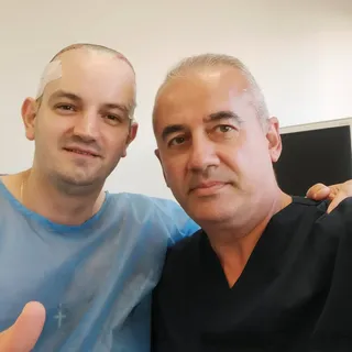 Άλλος ένας χαρούμενος ασθενής. Χωρίς πόνο και ταλαιπωρία σε ένα ευχάριστο περιβάλλον. Σ' ευχαριστώ Τ