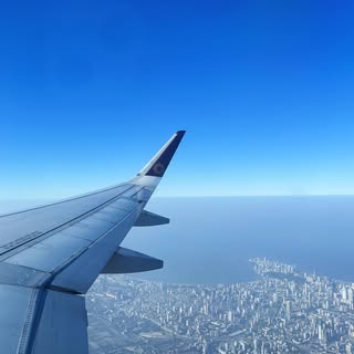 जरा हटके, जरा बचके, ये है मुंबई मेरी जान 🏙️

#Mumbai #Bombay #city #skyline #citylife #marinedrive 