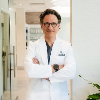 BOTOX OR DYSPORT? 💉
⠀⠀⠀⠀⠀⠀⠀⠀⠀
Both soften fine lines, but the right choice depends on your lifestyl