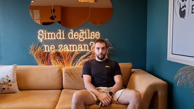 SAÇ SİMÜLASYON UYGULAMASI NEDİR ? 

👉 Saç Simülasyon uygulaması kişinin Saçının Seyrek olan bölgesi