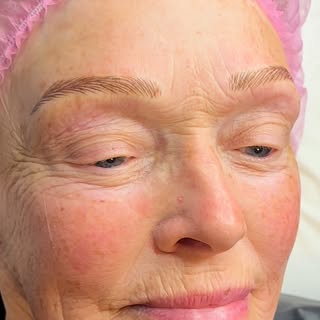 Stop drawing. Start living.
If your eyebrows ‘melt off’ by 2:00 PM, we need to talk. The difference 