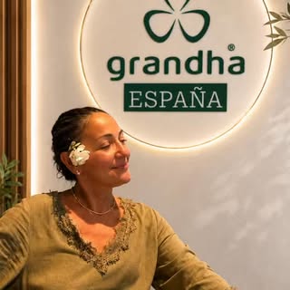 ✨ Hay marcas que cuidan el cabello. Y luego está @grandhaspain 
🌿Grandha redefine el cuidado capila
