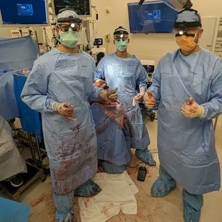 Tough case of gingivitis with @ucla.omfs 

Congratulations on finishing up your residency  @matthew_