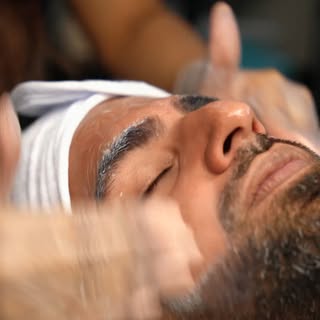 Refresh tired-looking skin with our HydraGlass Facial. 

Our HydroGlass Facial is designed to deeply
