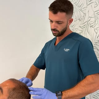 Recupera tu cabello. Recupera tu confianza. ✨

Un injerto capilar no solo transforma tu imagen, tamb
