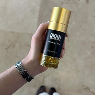 Las manchas del dorso de las manos suelen ser lesiones benignas de la piel conocidas como léntigo so