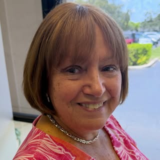 Meet “Audrey” by Amani 🤎

A beautiful rich brunette bob with bangs made from luxurious European hai
