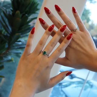 Red nails ❣️
El color perfecto para cualquier ocasión. 

📲Agenda tu cita