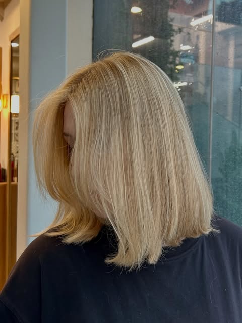 Full Blonde & Vainilla Cream 🍦✨
Cuidamos tu cabello en cualquier servicio de color con @davinesmexi