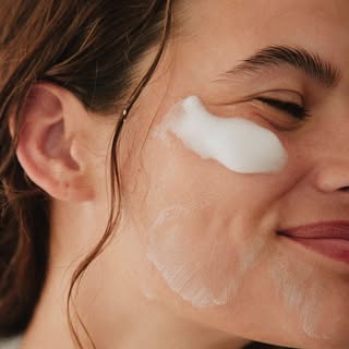 Sun, heat, and long days call for extra skin care. 🧖🏻‍♀️ Treat your skin to a professional facial 