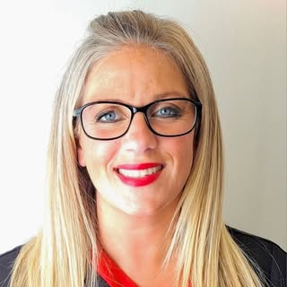 👋 Hi, I’m Cheryl — Senior Manager at Hair Design Company with over 25 years of Hair Loss expertise.