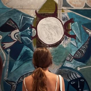 Nel 1946 Picasso arrivò ad Antibes in cerca di luce dopo gli anni bui della guerra. Il Château Grima