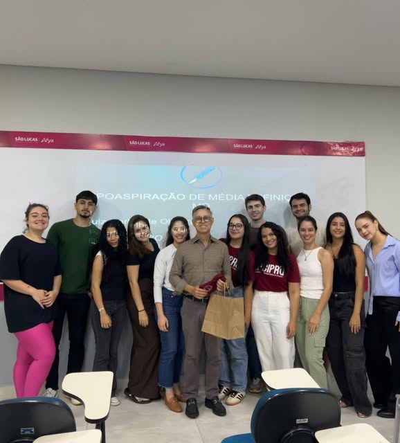 “Feliz aquele que transfere o que sabe e aprende o que ensina” — Cora Coralina

Um pouco do que foi 