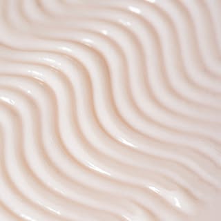 Say hello to stronger, more radiant hair!✨ Our nourishing and conditioning cream, enriched with cash