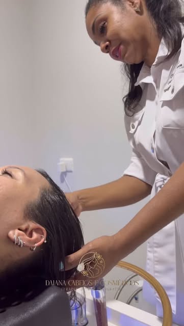 Terapia capilar vai muito além da estética: é saúde e bem-estar.
 Seu cabelo merece esse cuidado. A 