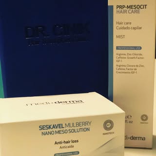 Sabia que há diferentes tratamentos capilares, de acordo com a causa da alopécia? Agende a sua avali