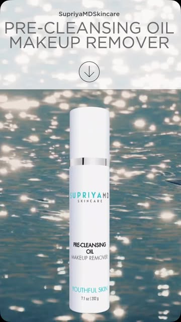 A beautiful skincare ritual begins with the first cleanse.

Our Gentle Makeup & Sunscreen Cleanser e