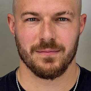 Be your best self.
Natural SMP that restores confidence — not just your hairline.
Artist: Marcin Ada