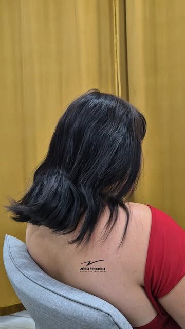 Do antes ao depois, com o styling certo. ✨

Esta peruca ganhou um novo visual: um penteado delicado,