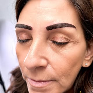 Say goodbye to spending time drawing your eyebrows every morning. ✨☀️
📍 Amazing Beauté Ink & Aesthe