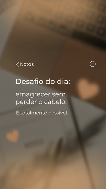 Uma queda intensa não significa, necessariamente, que o cabelo precisa de um tratamento mais forte. 