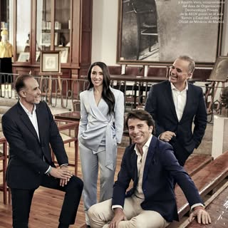 Este mes tengo la suerte de aparecer en @telva  junto a grandes compañeros de profesión.

Un reporta