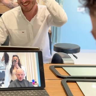 Richard a gardé les yeux fermés pendant toute sa transformation.
Quand il les a rouverts, ce n’est p