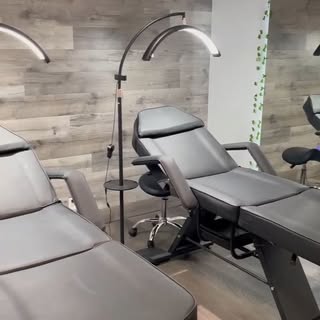 Come join us at our newly renovated working space for beauty professionals.  Are you your own boss? 