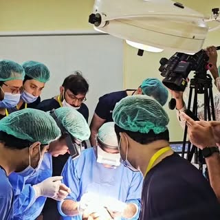 قدرتی اور بہترین نتائج کے لیے ہیئر ٹرانسپلانٹ کیسے کروائیں؟

ایک کامیاب اور قدرتی نظر آنے والا FUE ہ
