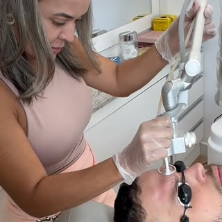 Vamos com um dos nossos queridinhos.
Iniciando tratamento para amenizar cicatrizes. O laser Co2 tem 