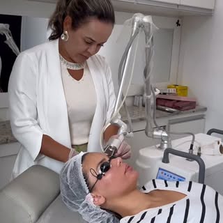 ✨ Quer transformar sua pele de verdade? 
O  Laser CO2 Fracionado é um dos tratamentos mais potentes 