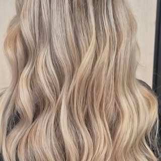 OILY SCALP TIPS:
 
1) Shampoo twice per shower. Especially if your shampoo is sulfate-free. The seco