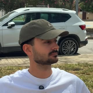 Mándale este vídeo a ese colega tuyo que ahora le ha dado por ponerse gorra...😉