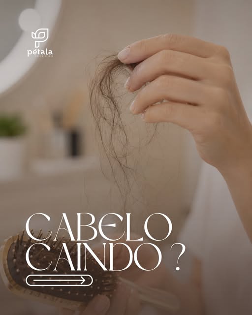 Seu cabelo começou a cair muito de repente?

No eflúvio telógeno, a queda pode aparecer depois de um