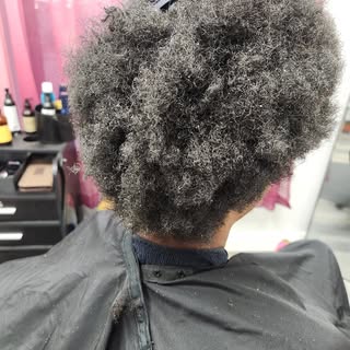 Pixie made easy..
#likealotus #hairrehab #healthyhairjourney