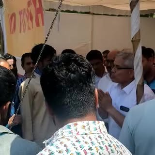 समाज के प्रबुद्ध युवा हड़ताली चिकित्सकों को उनके कर्तव्य एवं योग्यता याद दिलाने जैसा महान कार्य करते