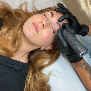 Decided to be spontaneous and go live during my follow up appointment for nano brows with @chaybrows