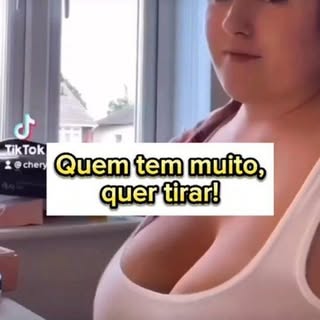 🤣 Qual destas cenas mais representa você?

A) Mamas grandes demais (Quero diminuir)
B) Mamas pequen