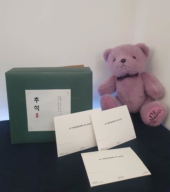 추석 선물에 투썸 쿠폰까지 ☕️🎁
덕분에 이번 명절은 마음도 든든, 티타임도 든든합니다.

따뜻한 마음까지 챙겨주셔서 감사합니다.
맛있게 잘 나누어 먹겠습니다.

#아이니의원 #