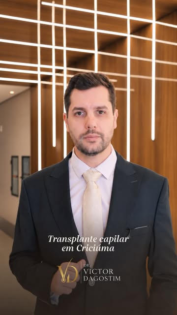 Muitas pessoas acreditam que, para realizar um transplante capilar, é necessário viajar para outra c