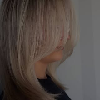 currently obsessed with this blonde 🤍☁️
•

•

•
#ashkasalonandwellnesslounge#avedablonde#avedaartis