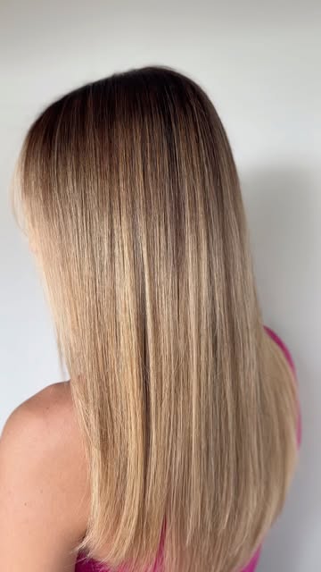 She asked for Tate Mcraes hair 💁🏼‍♀️
Stylist // Jessie
📍South Lyon